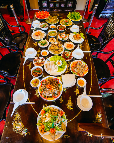 Tet Nguyen Dan - Traditional Feast