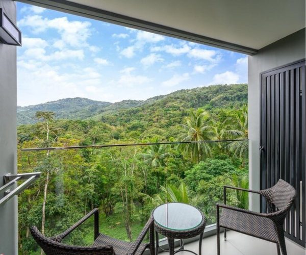 Mida Grande Resort Phuket (Deluxe Room) - Image 2